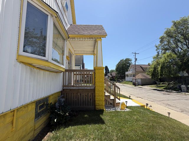 3746 N 2nd LANE, Milwaukee, WI 53212
