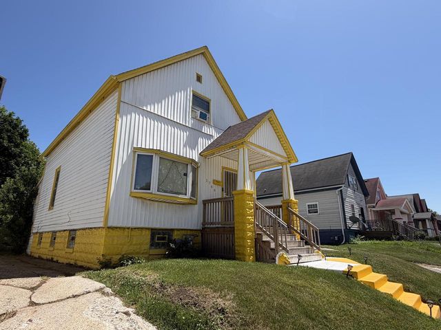 3746 N 2nd LANE, Milwaukee, WI 53212
