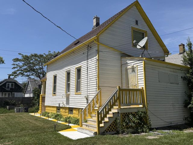 3746 N 2nd LANE, Milwaukee, WI 53212