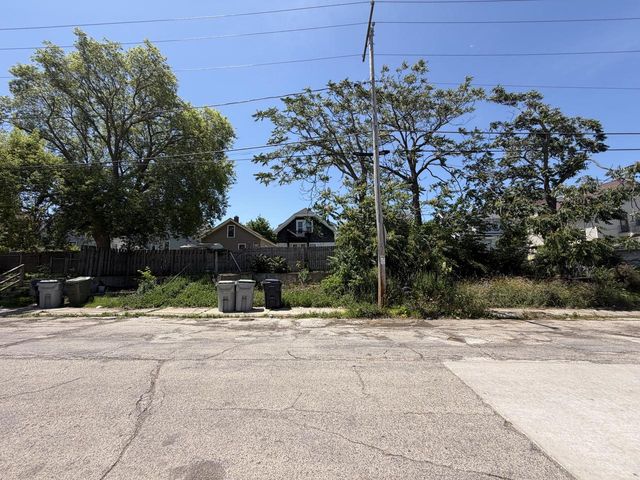 3746 N 2nd LANE, Milwaukee, WI 53212