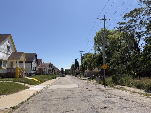 3746 N 2nd LANE, Milwaukee, WI 53212