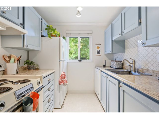 12638 Nw BARNES Rd 5, Portland, OR 97229