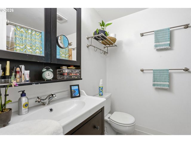 12638 Nw BARNES Rd 5, Portland, OR 97229