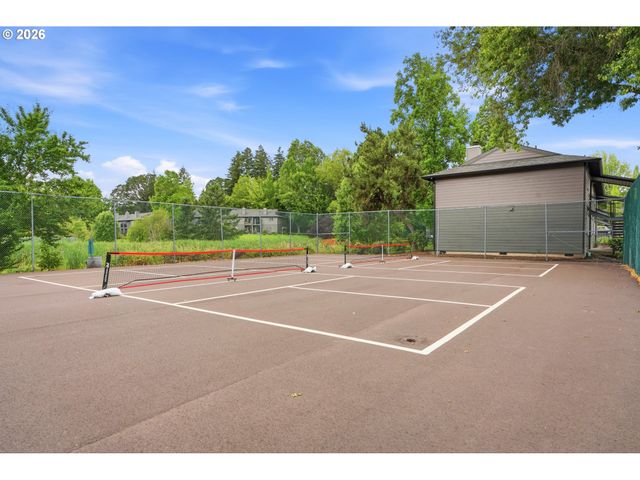 12638 Nw BARNES Rd 5, Portland, OR 97229