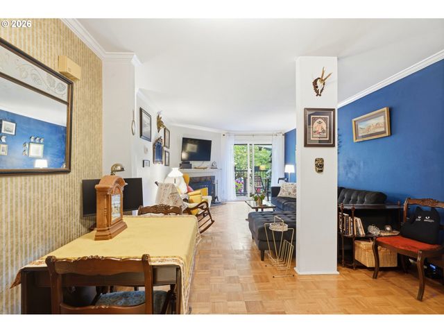 12638 Nw BARNES Rd 5, Portland, OR 97229