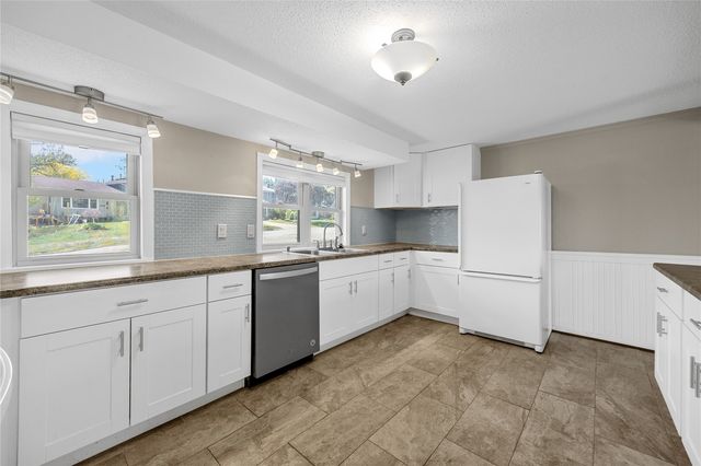 3908 Knollcrest NE, Cedar Rapids, IA 52402