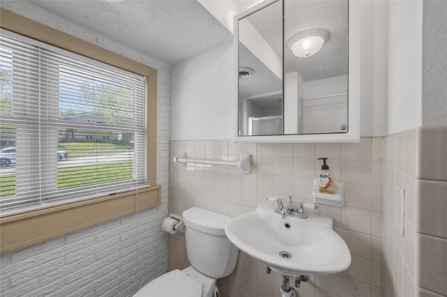3908 Knollcrest NE, Cedar Rapids, IA 52402