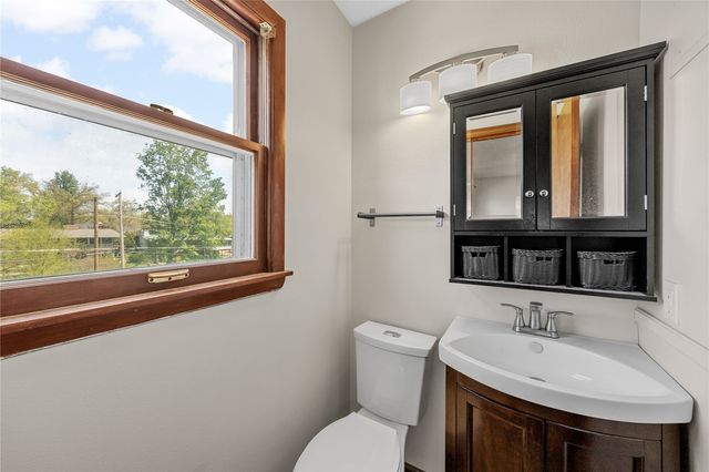 3908 Knollcrest NE, Cedar Rapids, IA 52402