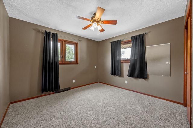 3908 Knollcrest NE, Cedar Rapids, IA 52402