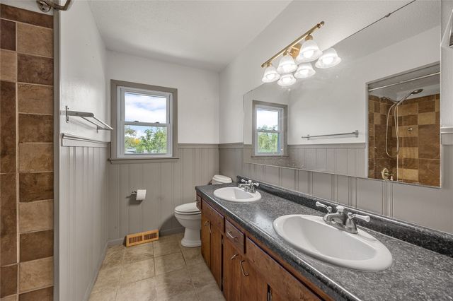 3908 Knollcrest NE, Cedar Rapids, IA 52402