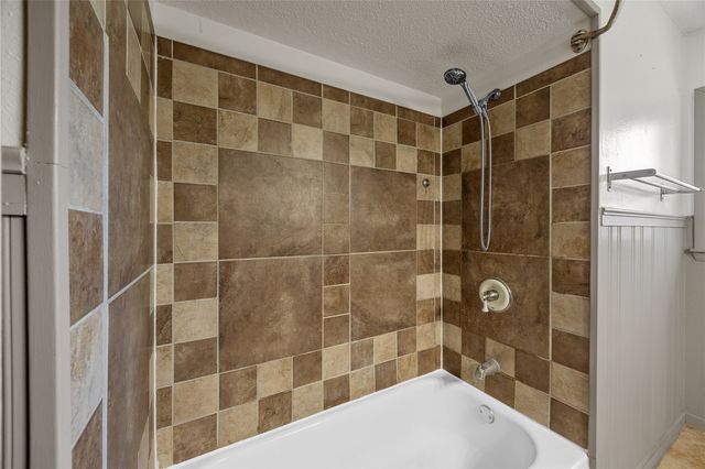 3908 Knollcrest NE, Cedar Rapids, IA 52402