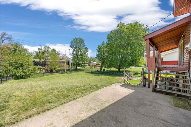 3908 Knollcrest NE, Cedar Rapids, IA 52402