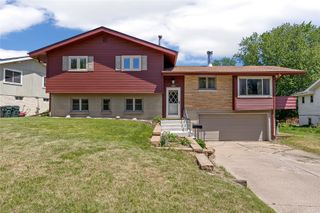 3908 Knollcrest NE, Cedar Rapids, IA 52402