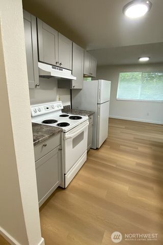 201 2nd Place SE, Pacific, WA 98047