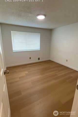 201 2nd Place SE, Pacific, WA 98047