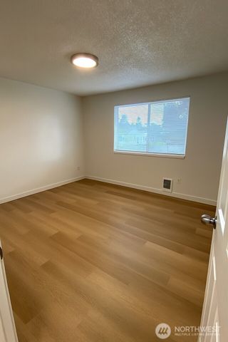 201 2nd Place SE, Pacific, WA 98047