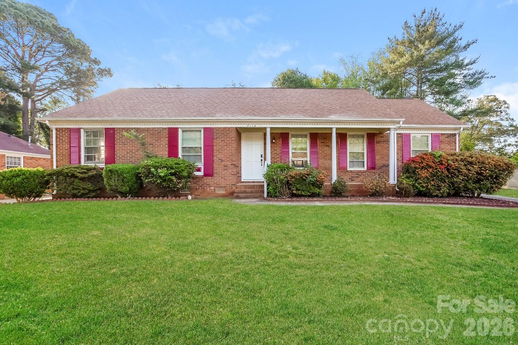7114 Fox Hunt Road, Charlotte, NC 28212