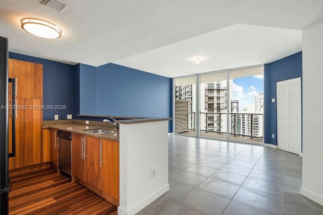 300 S Biscayne Blvd 0, Miami, FL 33131