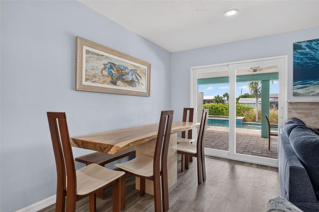 Image 12 of property listing at 3708 ROYAL PALM DRIVE, Bradenton, FL 34210