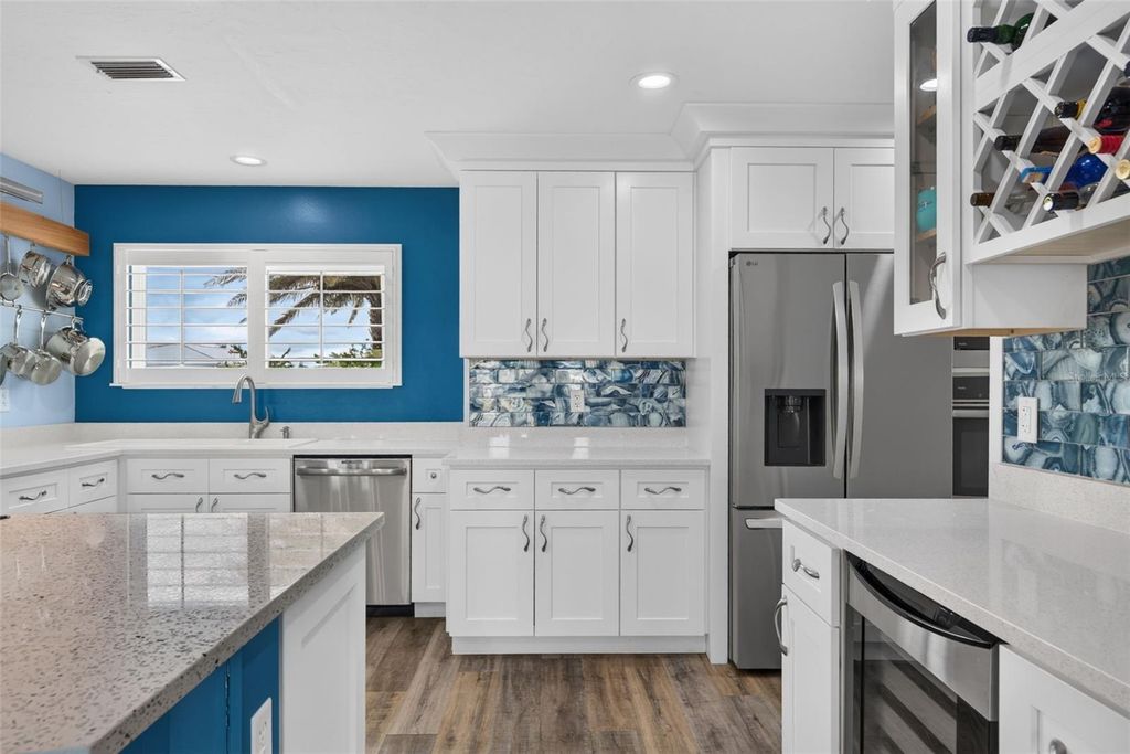 Image 15 of property listing at 3708 ROYAL PALM DRIVE, Bradenton, FL 34210