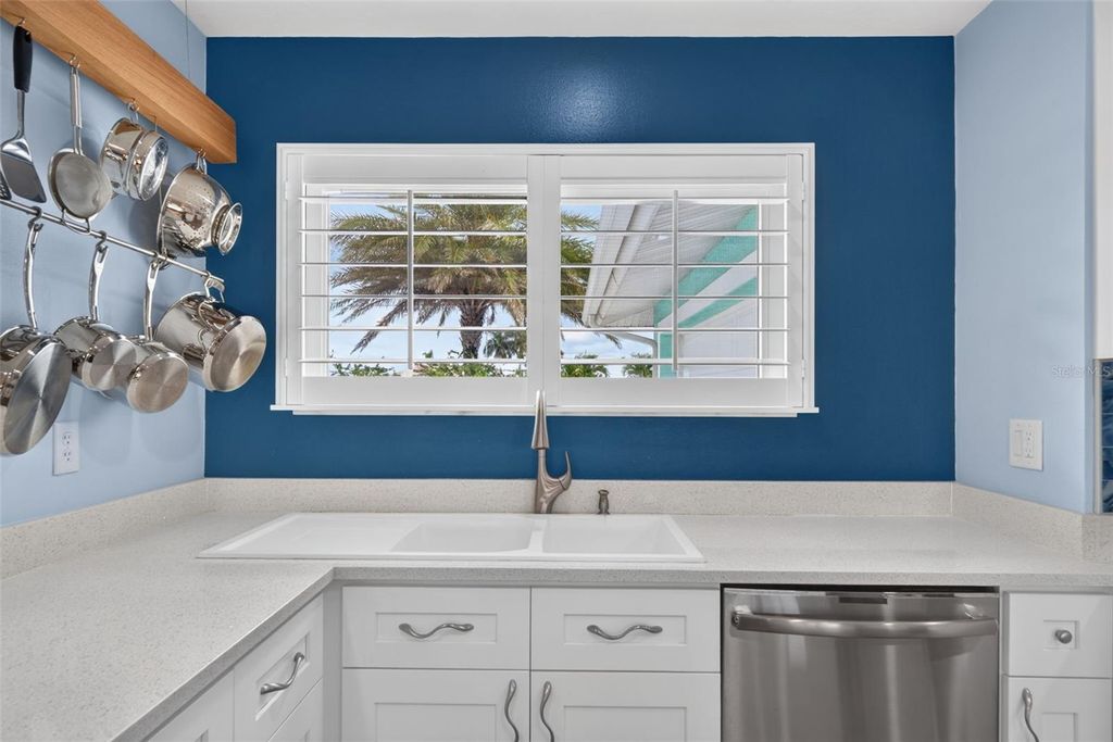 Image 17 of property listing at 3708 ROYAL PALM DRIVE, Bradenton, FL 34210