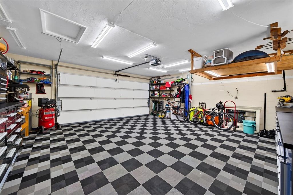 Image 23 of property listing at 3708 ROYAL PALM DRIVE, Bradenton, FL 34210