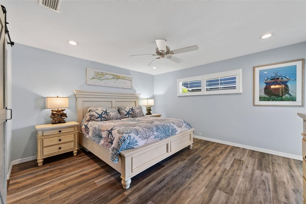 Image 26 of property listing at 3708 ROYAL PALM DRIVE, Bradenton, FL 34210