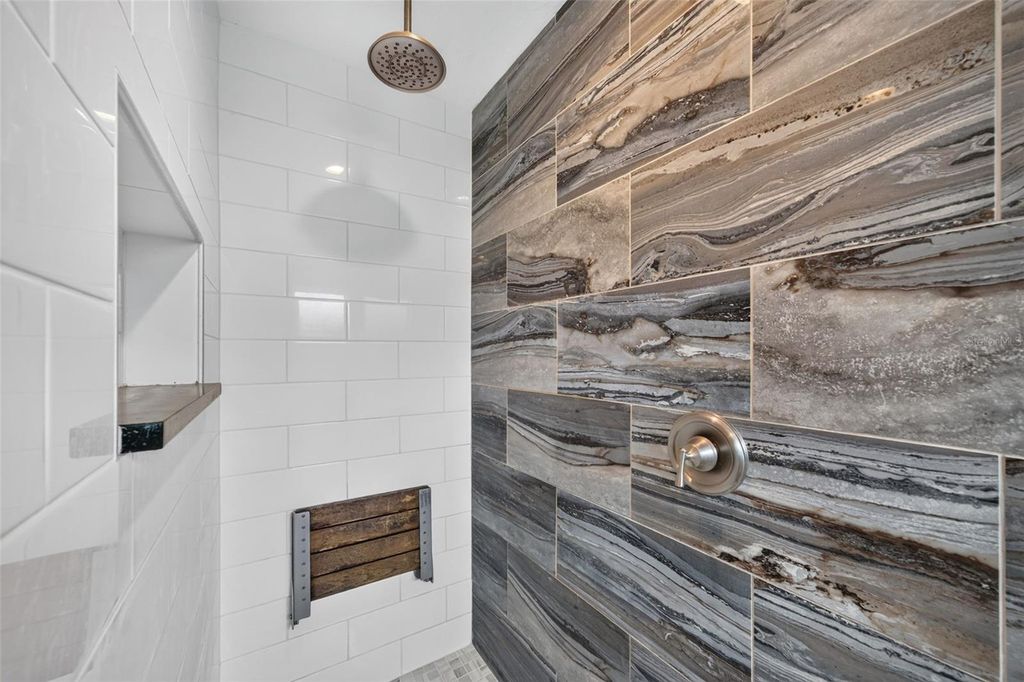 Image 32 of property listing at 3708 ROYAL PALM DRIVE, Bradenton, FL 34210