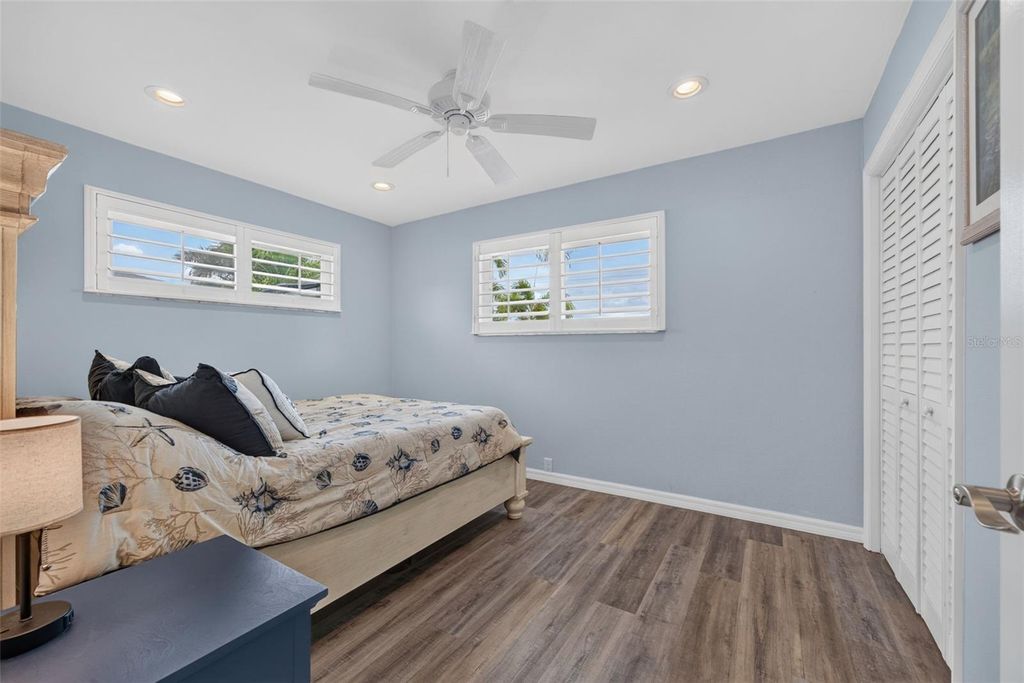 Image 33 of property listing at 3708 ROYAL PALM DRIVE, Bradenton, FL 34210