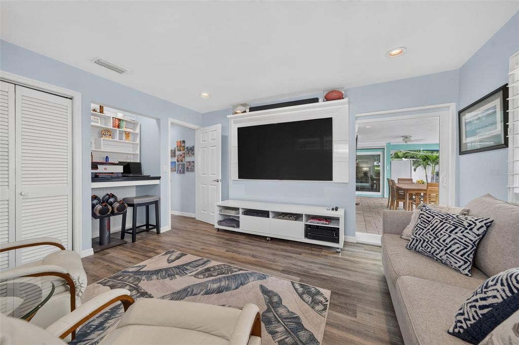 Image 38 of property listing at 3708 ROYAL PALM DRIVE, Bradenton, FL 34210