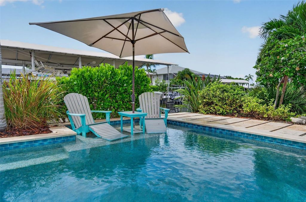 Image 43 of property listing at 3708 ROYAL PALM DRIVE, Bradenton, FL 34210