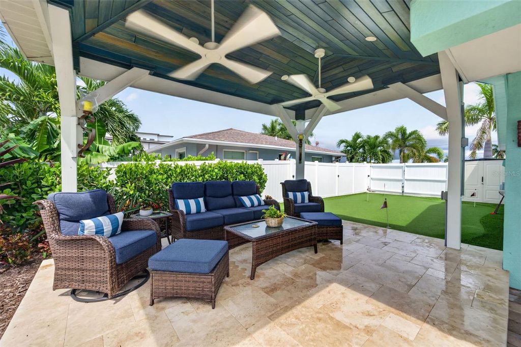 Image 45 of property listing at 3708 ROYAL PALM DRIVE, Bradenton, FL 34210
