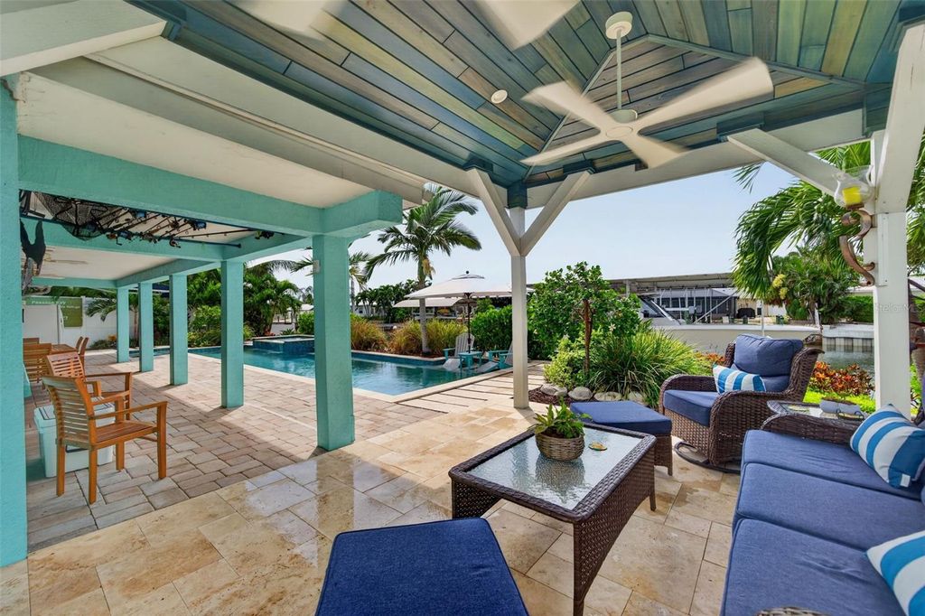 Image 46 of property listing at 3708 ROYAL PALM DRIVE, Bradenton, FL 34210