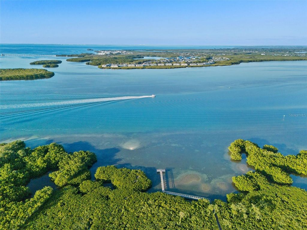 Image 62 of property listing at 3708 ROYAL PALM DRIVE, Bradenton, FL 34210