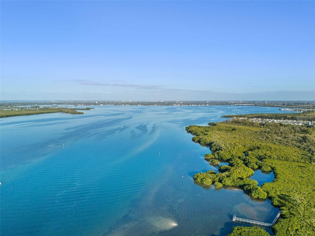 Image 63 of property listing at 3708 ROYAL PALM DRIVE, Bradenton, FL 34210