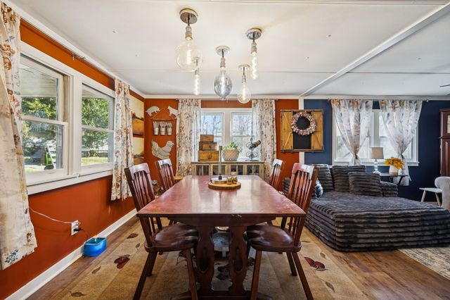 1830 Old Clarksville Pike, Chapmansboro, TN 37035