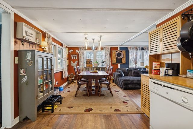 1830 Old Clarksville Pike, Chapmansboro, TN 37035