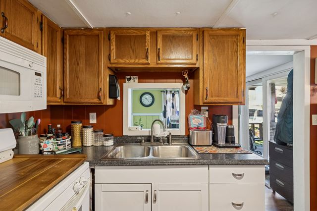 1830 Old Clarksville Pike, Chapmansboro, TN 37035