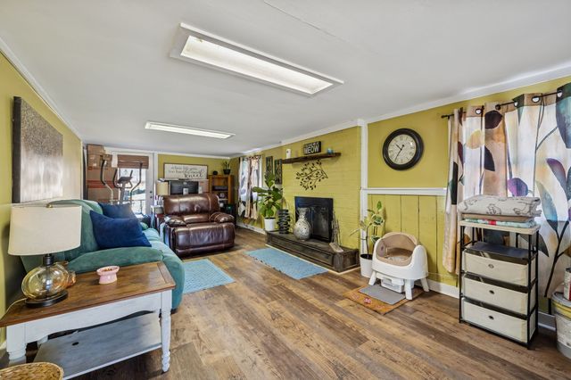 1830 Old Clarksville Pike, Chapmansboro, TN 37035