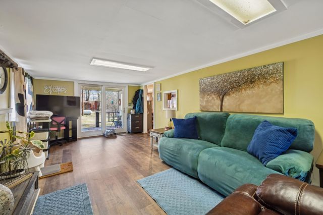 1830 Old Clarksville Pike, Chapmansboro, TN 37035