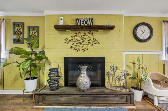 1830 Old Clarksville Pike, Chapmansboro, TN 37035