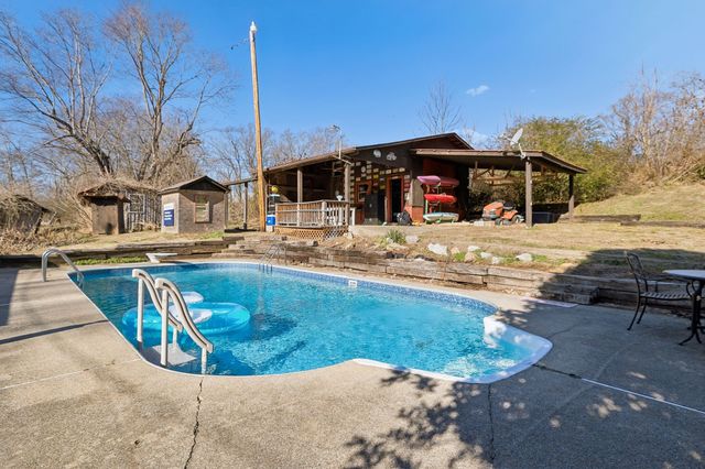 1830 Old Clarksville Pike, Chapmansboro, TN 37035