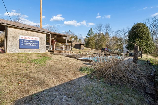 1830 Old Clarksville Pike, Chapmansboro, TN 37035