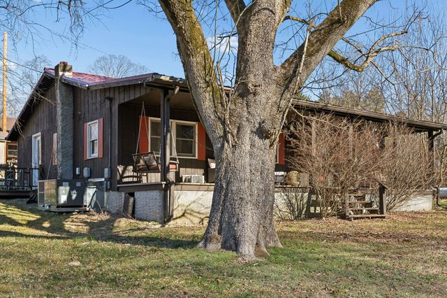 1830 Old Clarksville Pike, Chapmansboro, TN 37035