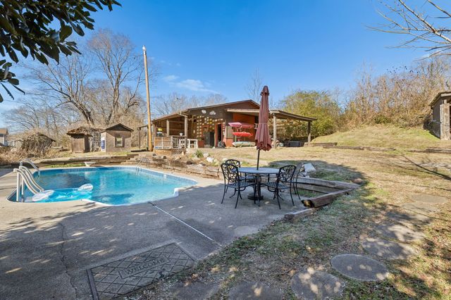 1830 Old Clarksville Pike, Chapmansboro, TN 37035