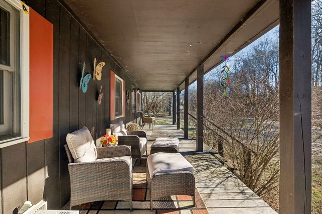 1830 Old Clarksville Pike, Chapmansboro, TN 37035