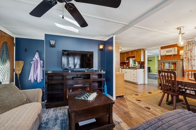 1830 Old Clarksville Pike, Chapmansboro, TN 37035