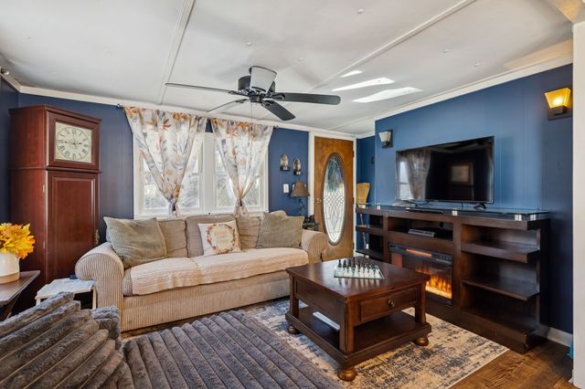 1830 Old Clarksville Pike, Chapmansboro, TN 37035