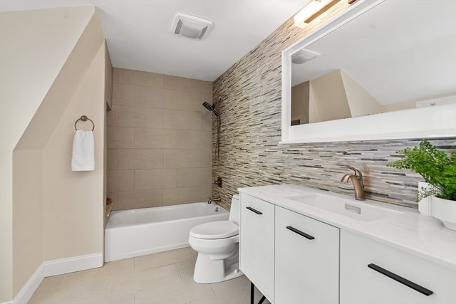 37 Davelin Road, Wayland, MA 01778