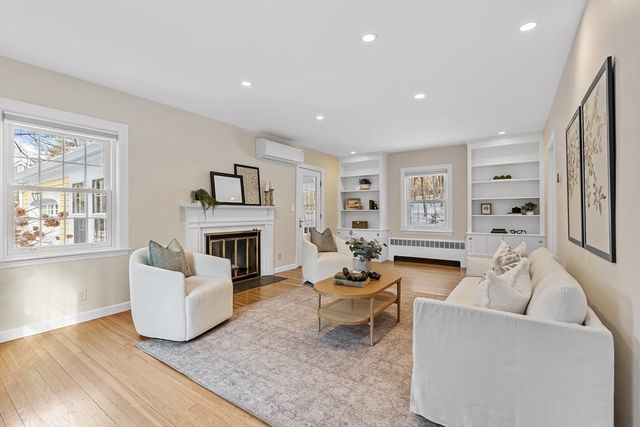 37 Davelin Road, Wayland, MA 01778